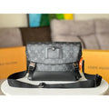 Heritage Messenger Bag — Black