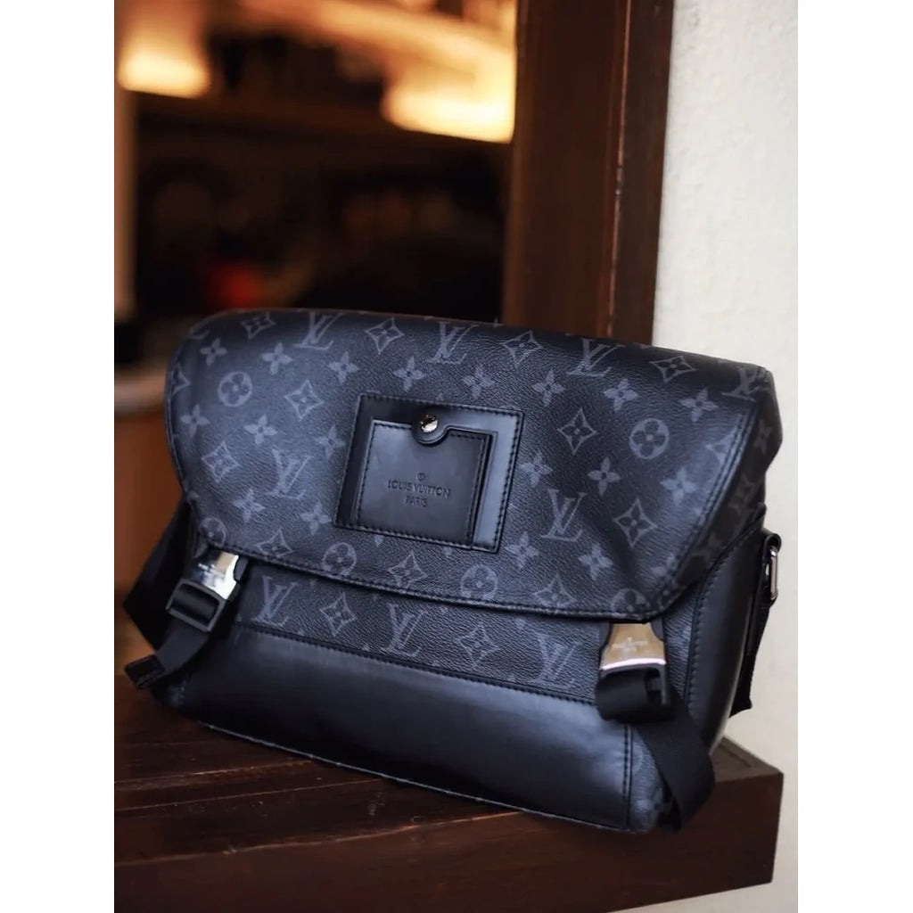 Heritage Messenger Bag — Black — View 2