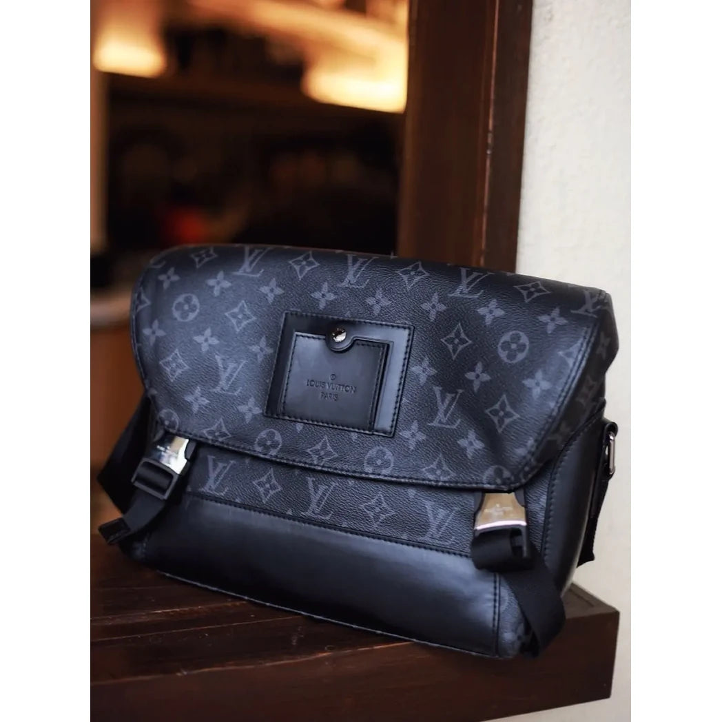 Heritage Messenger Bag — Black — View 2